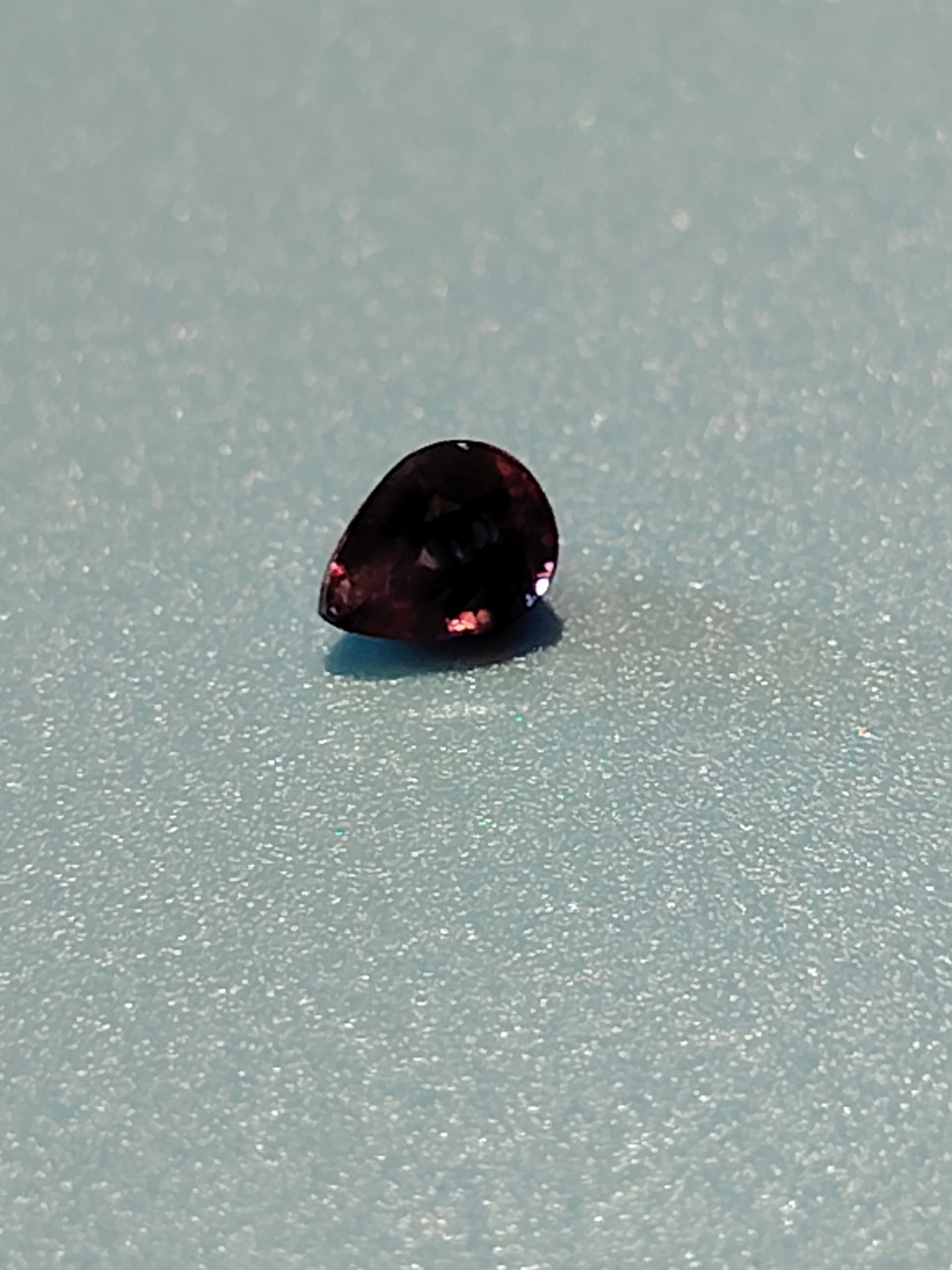 0.50 ct Pear Blue–Pink Sapphire 5.2 × 4.0 mm  Unheated Africa
