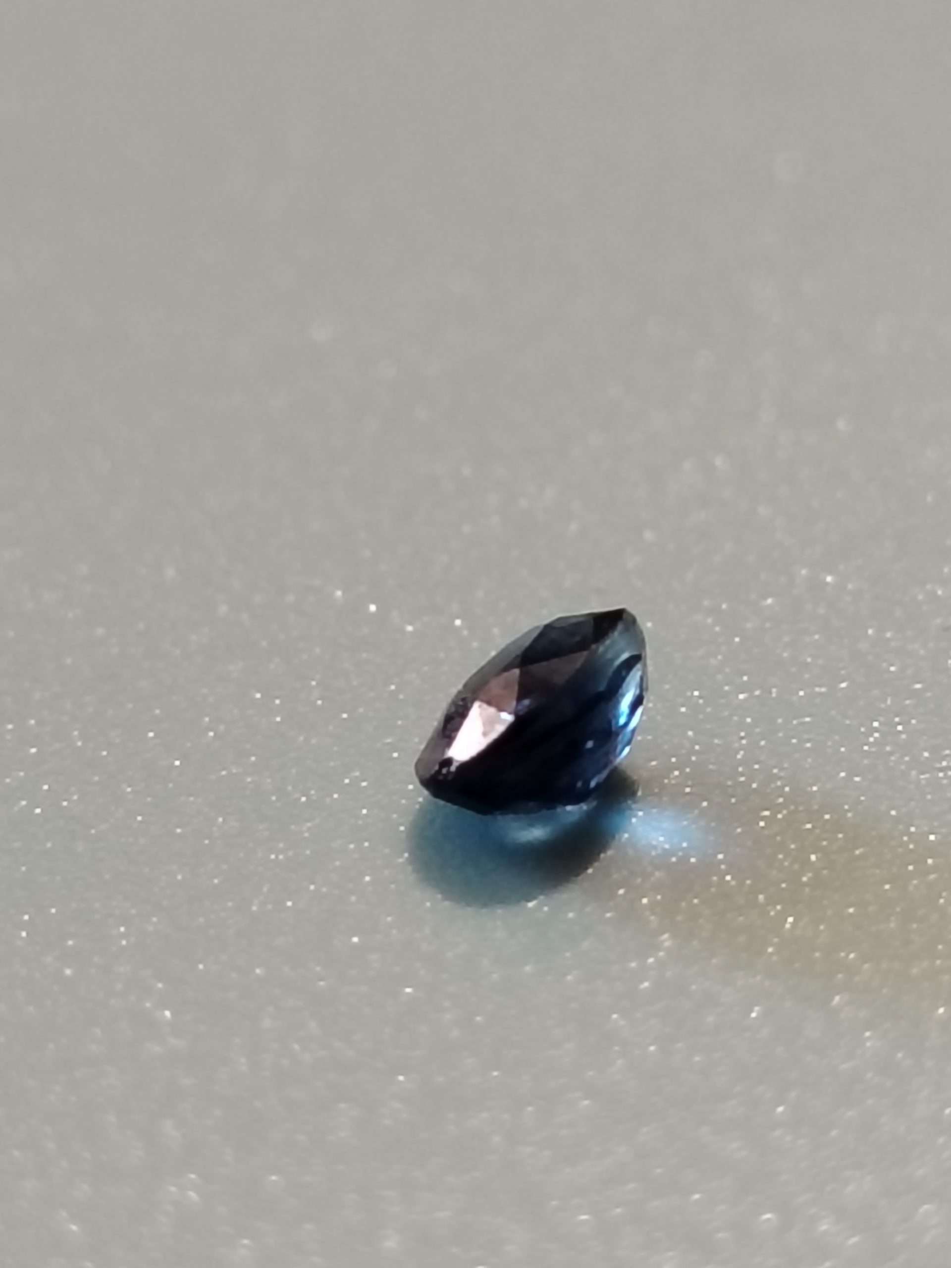 0.40 ct VS Oval Blue Sapphire 4×3 mm Heated Thailand