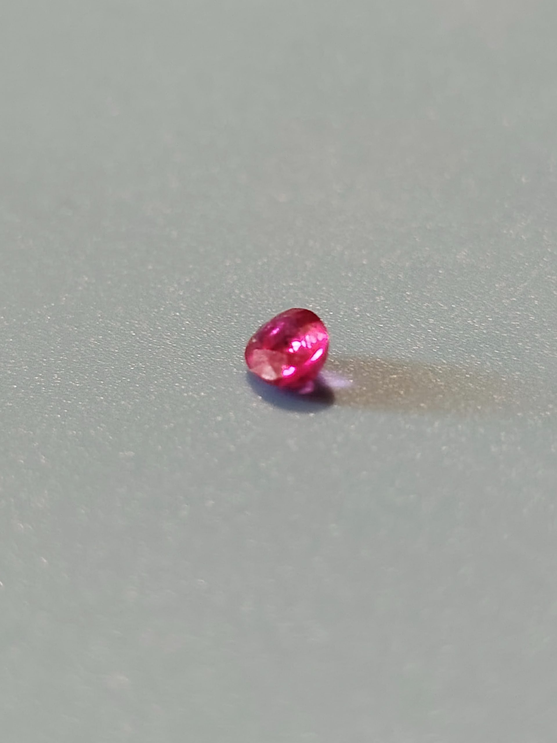 0.65 ct Oval Purple-Pink Sapphire  6 × 4 mm Mozambique